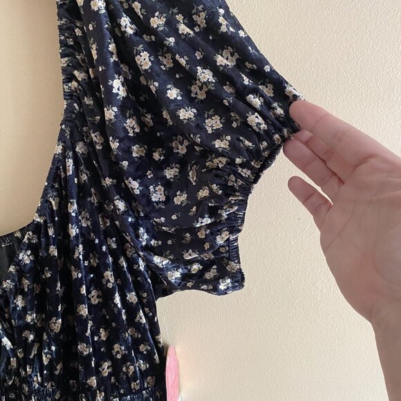 Arula B Maxi Dress Woman 2X Dark Floral Smocking Tiered Puff Sleeve Goblin Witch - Picture 5 of 16